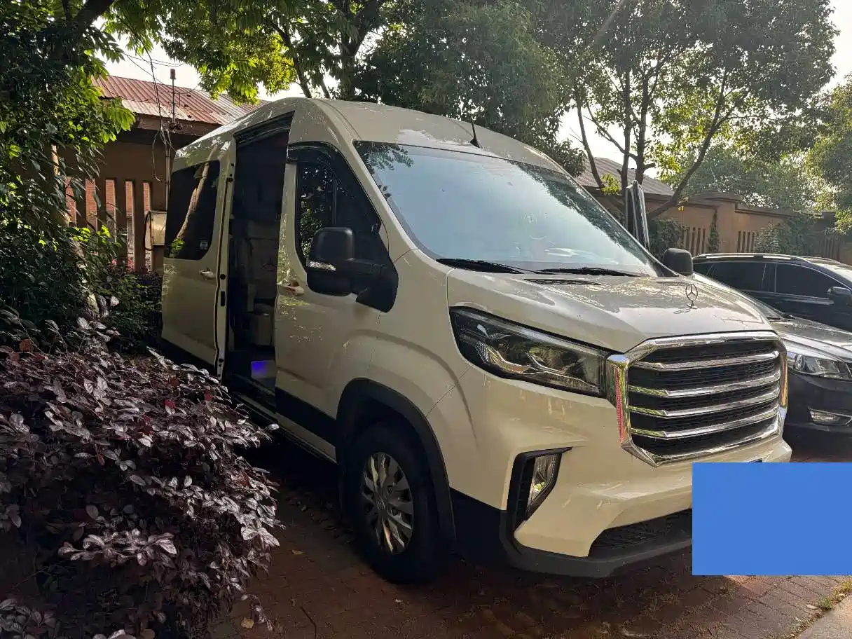 SAIC Maxus Xintu V90 2024 Zhida Commercial Version 2.0T Manual RWD Long Wheelbase High Roof Single Rear Tire 9-Seater фото 3
