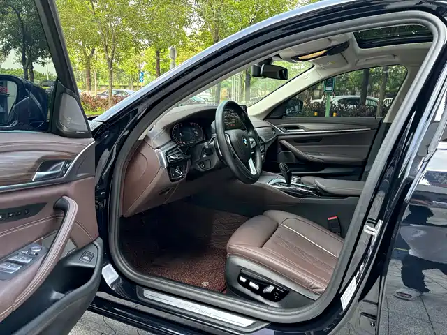BMW 5 Series 2022 Facelift II 530Li Luxury Trim Premium Package — фото 4