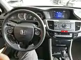 Фото 10 - Honda Accord