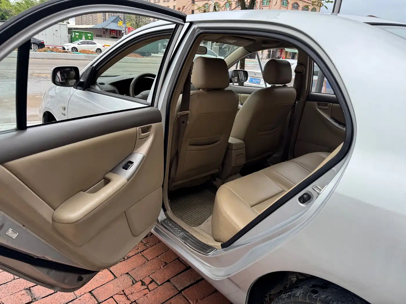Toyota Corolla 2011 1.6L Manual Special Offer Edition фото 13