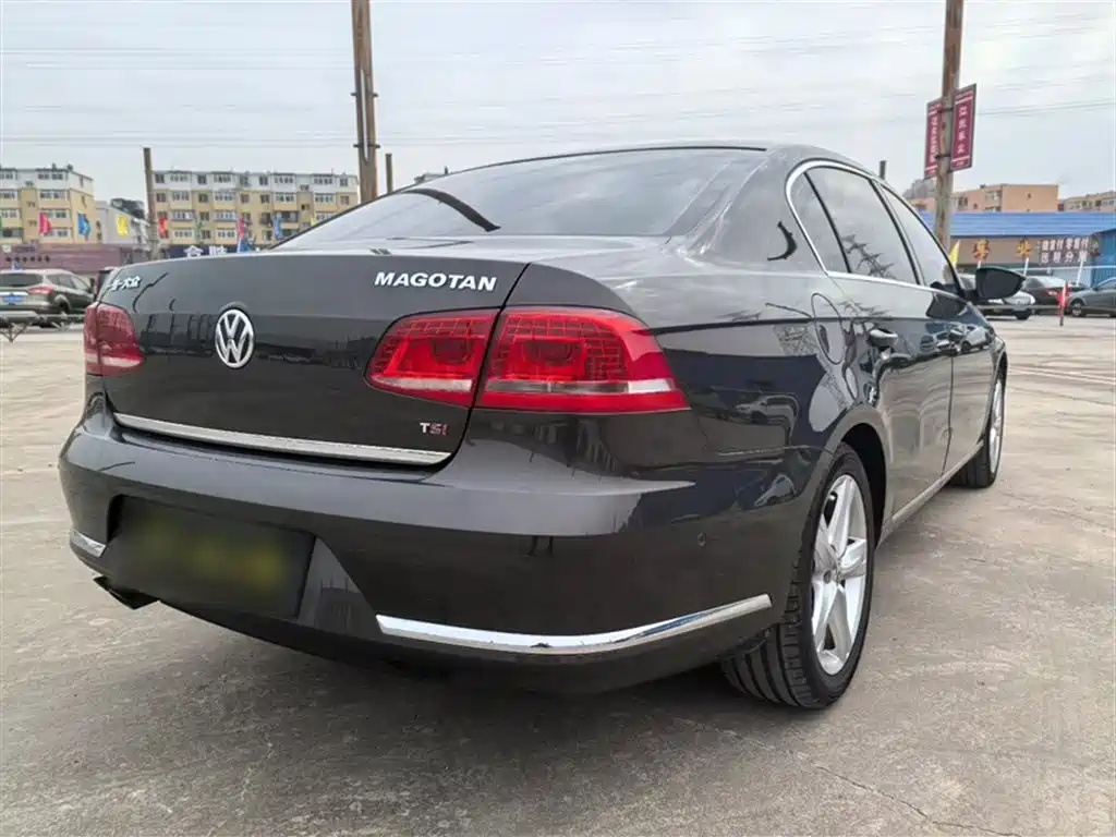 Volkswagen Magotan 2015 Facelift 1.8TSI Premium фото 10