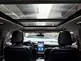 Photo 18 - Ford Explorer