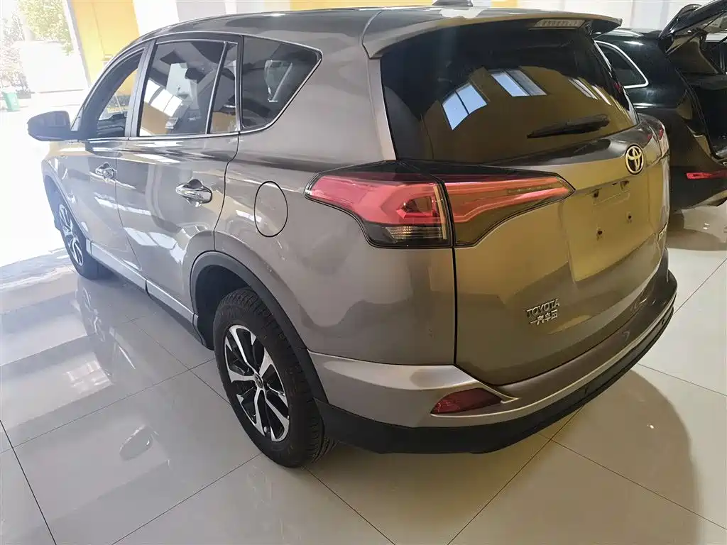 Toyota RAV4 Rongfang 2016 2.0L CVT 2WD Trend (China V) фото 23