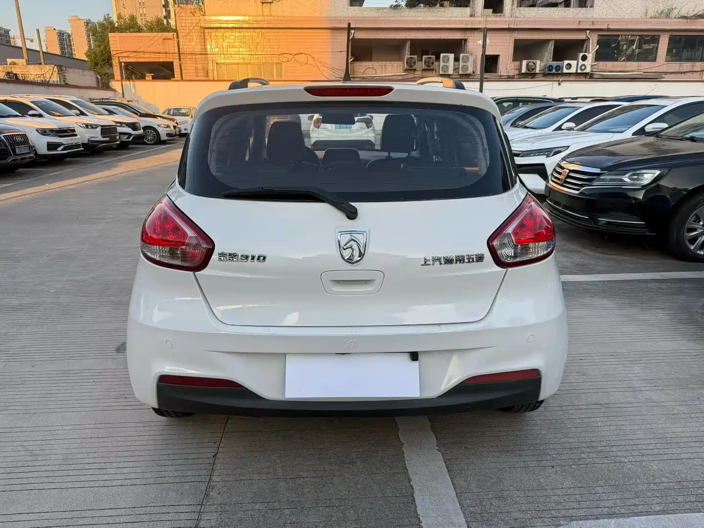 Photo 7 - Baojun 310
