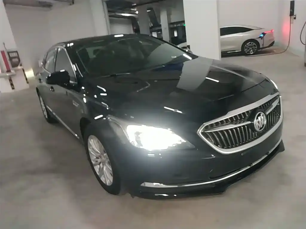 Buick LaCrosse 2018 Model 20T Leading Edition фото 4