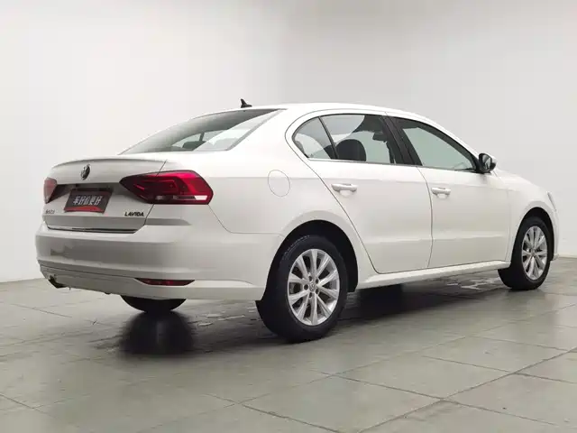 Volkswagen Lavida 2017 1.6L Automatic Comfort Edition — фото 2