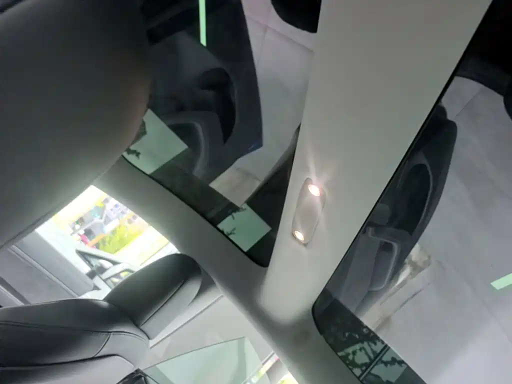 Фото 18 - Tesla Model 3