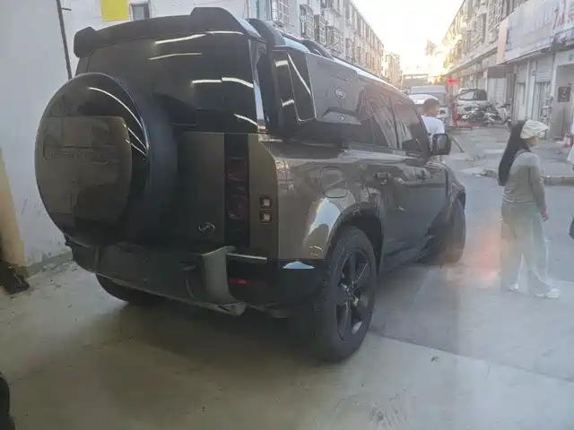 Land Rover Defender 2023 Facelift 110 3.0T P400 X-DYNAMIC HSE — фото 3