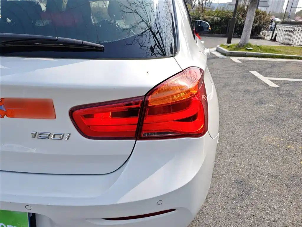 BMW 1 Series (Import) 2015 120i Leading фото 24