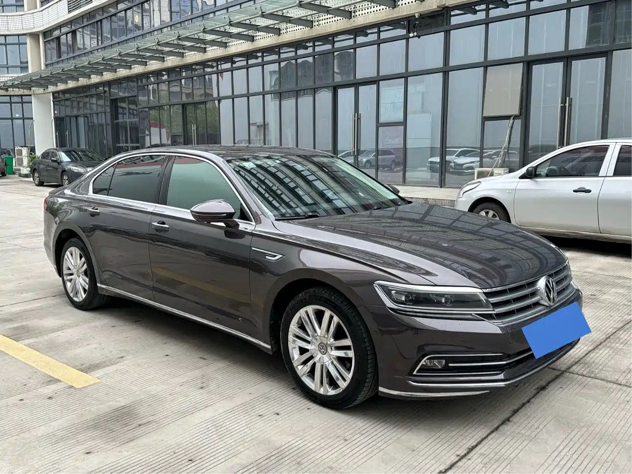 Volkswagen Phideon 2018 Facelift 380TSI FWD Flagship фото 3