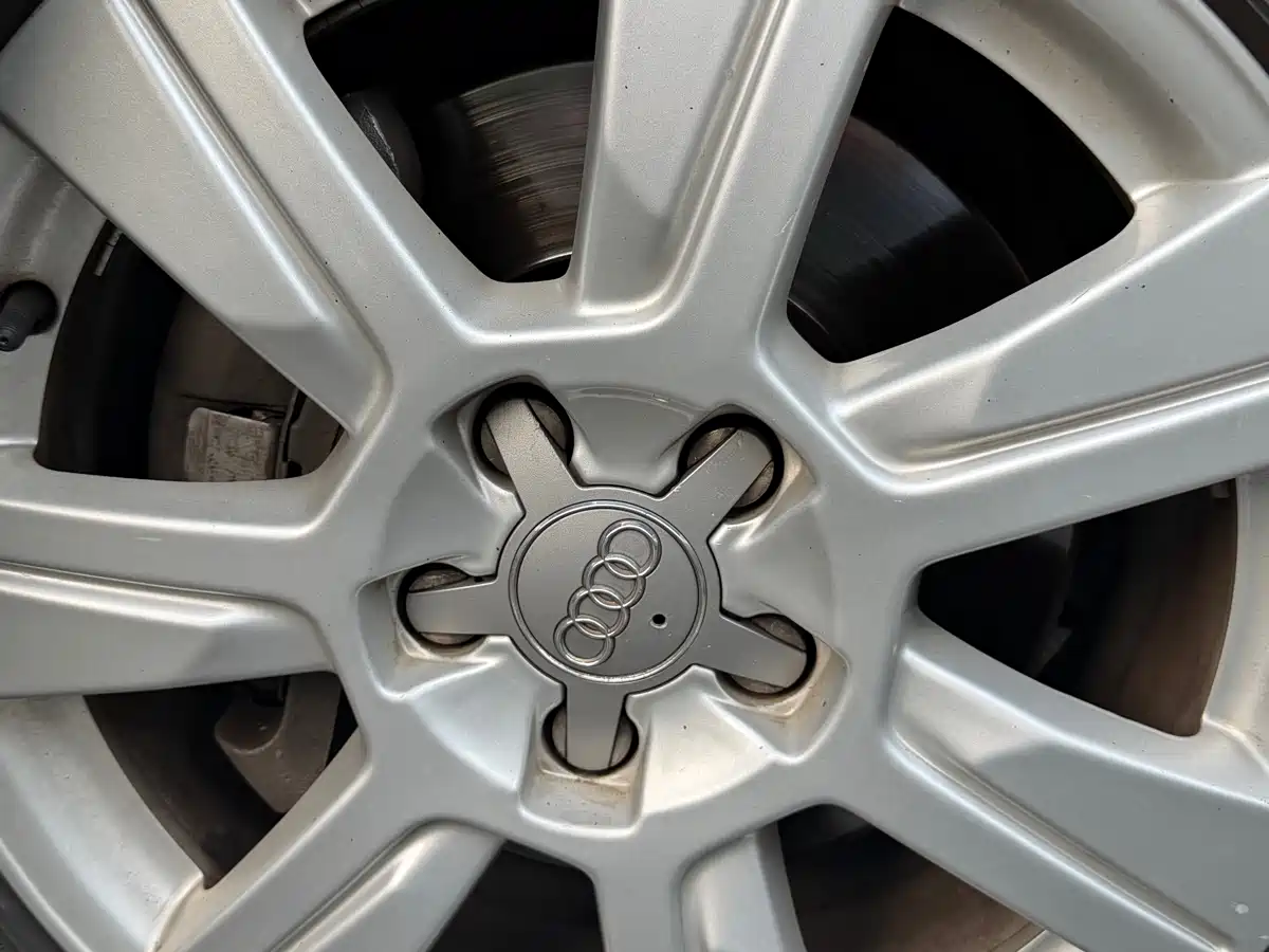 Audi A6L 2010 2.8 FSI Luxury фото 20