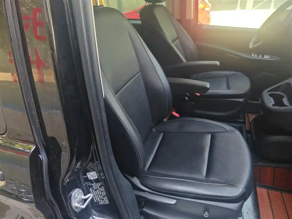 Mercedes-Benz Vito 2018 2.0T Elite Edition 7-seater China VI фото 3