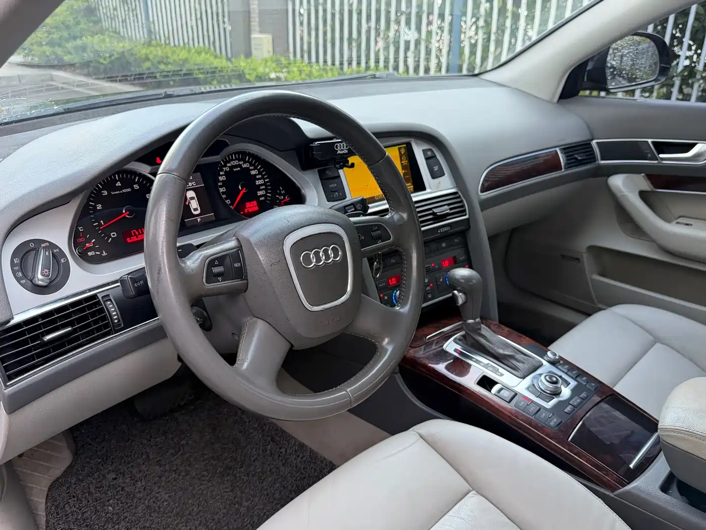 Audi A6L 2010 2.8 FSI Luxury фото 9