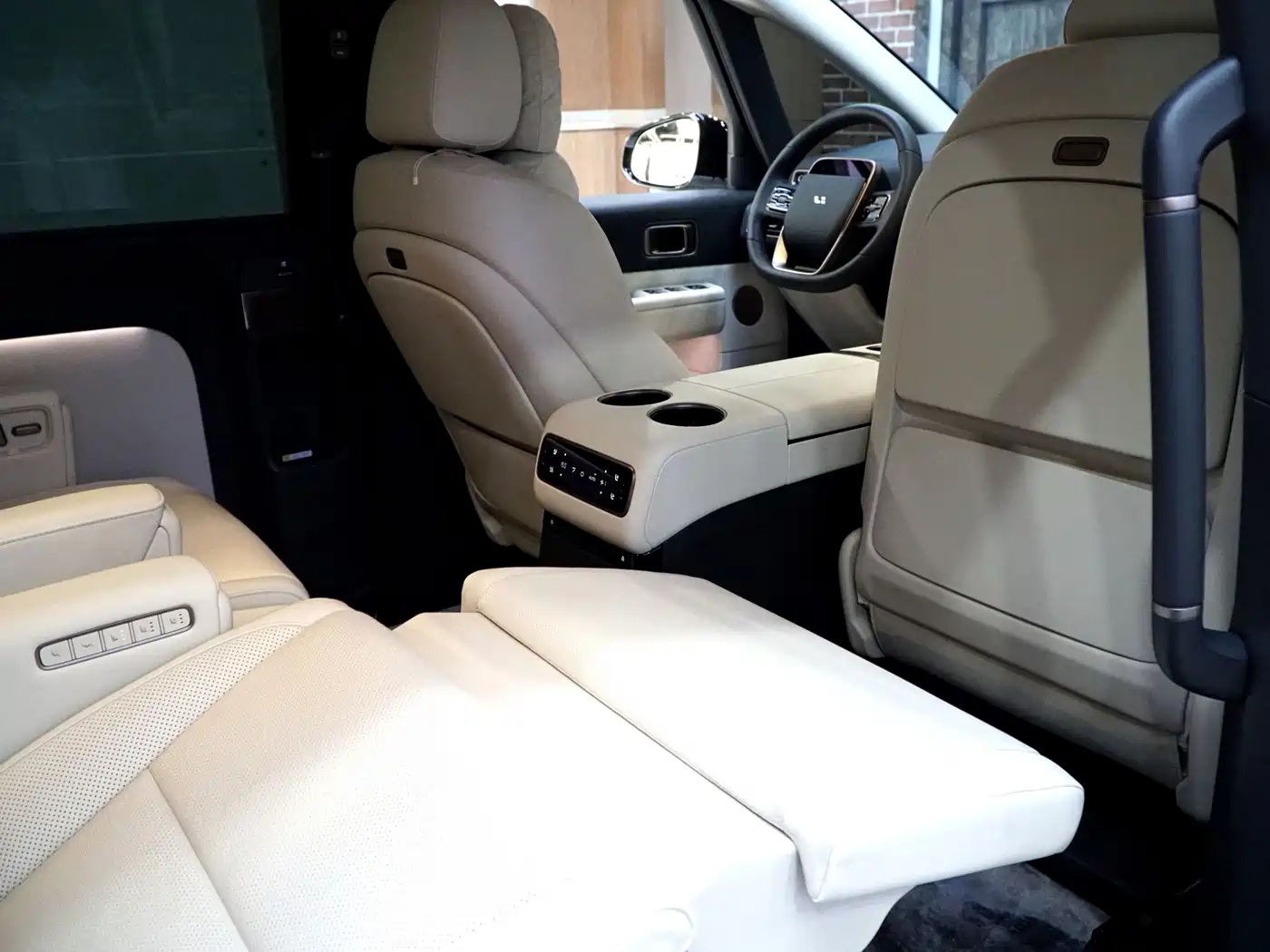 Li Auto MEGA 2025 2025 Model Home Family Special Edition