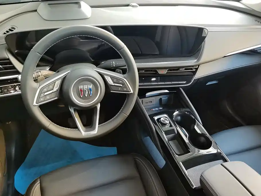 Photo 12 - Buick Envision S