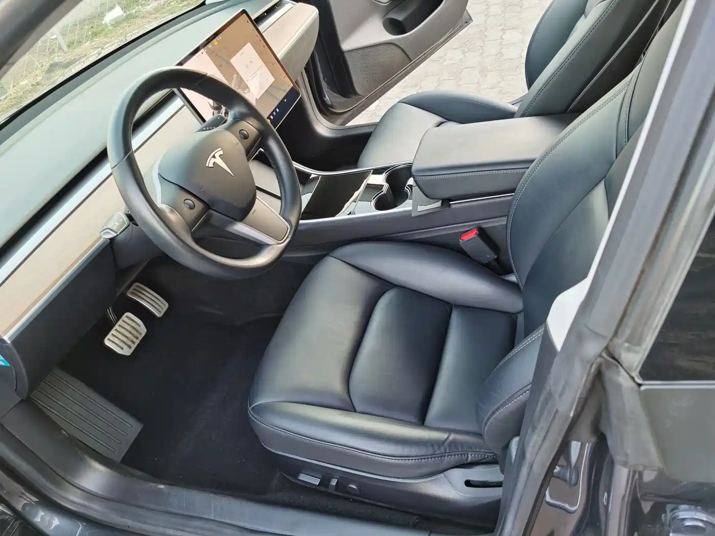 TESLA MODEL 3 (IMPORTED)