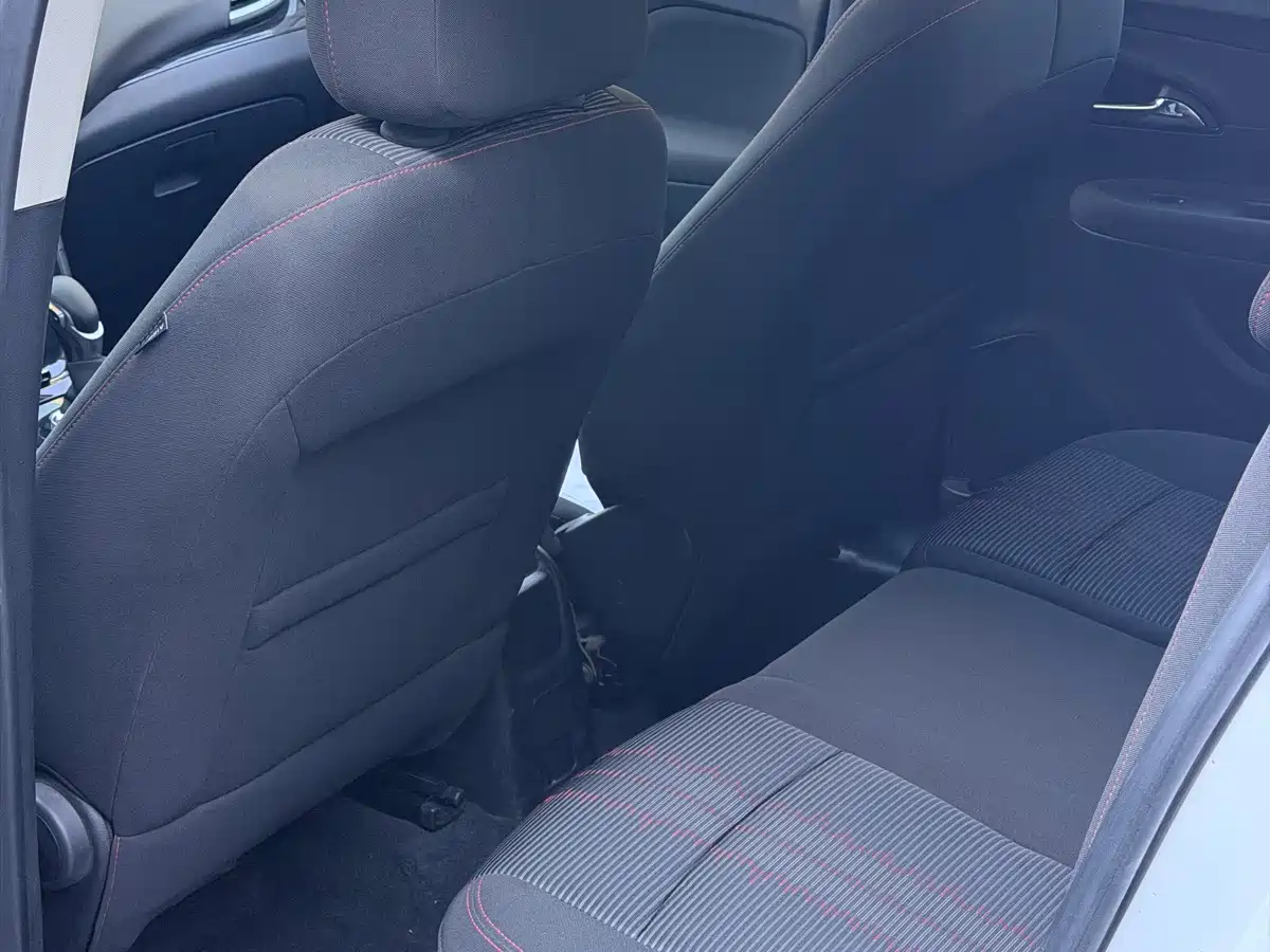 Фото 8 - Buick Encore