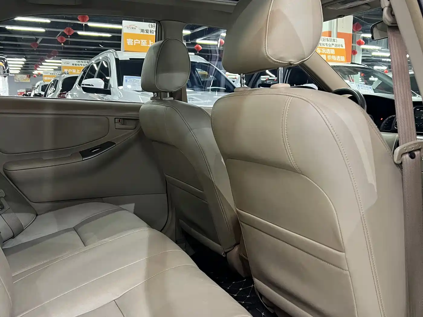 Toyota Corolla 2011 1.6L Automatic Luxury Edition фото 10