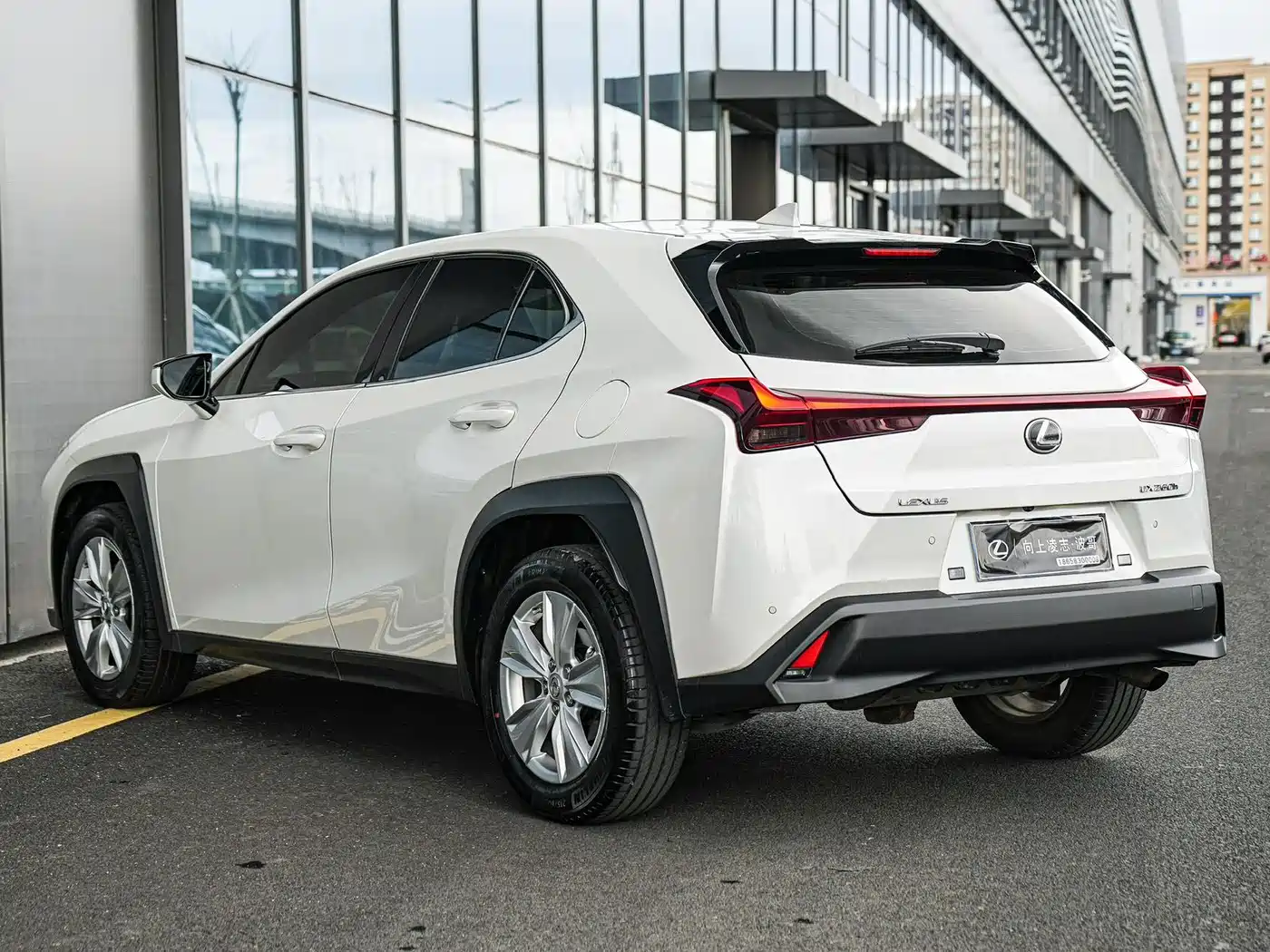 Lexus UX 2022 260h Cool Edition фото 6