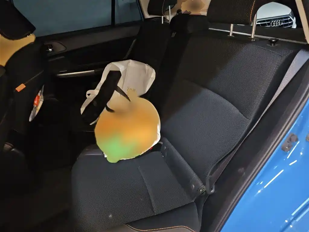 Subaru XV 2016 Model 2.0i Comfort Navigation Edition фото 15