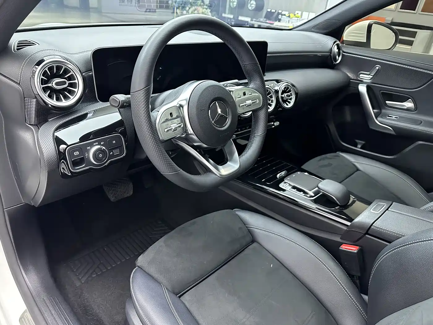 Mercedes-Benz A-Class 2020 A 200 L Sport Sedan фото 12