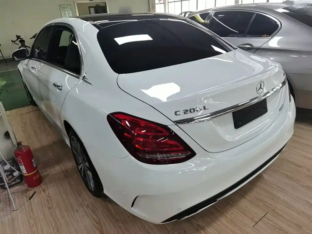 Mercedes-Benz C-Class 2018 C 200 L 4MATIC Sport Edition фото 5