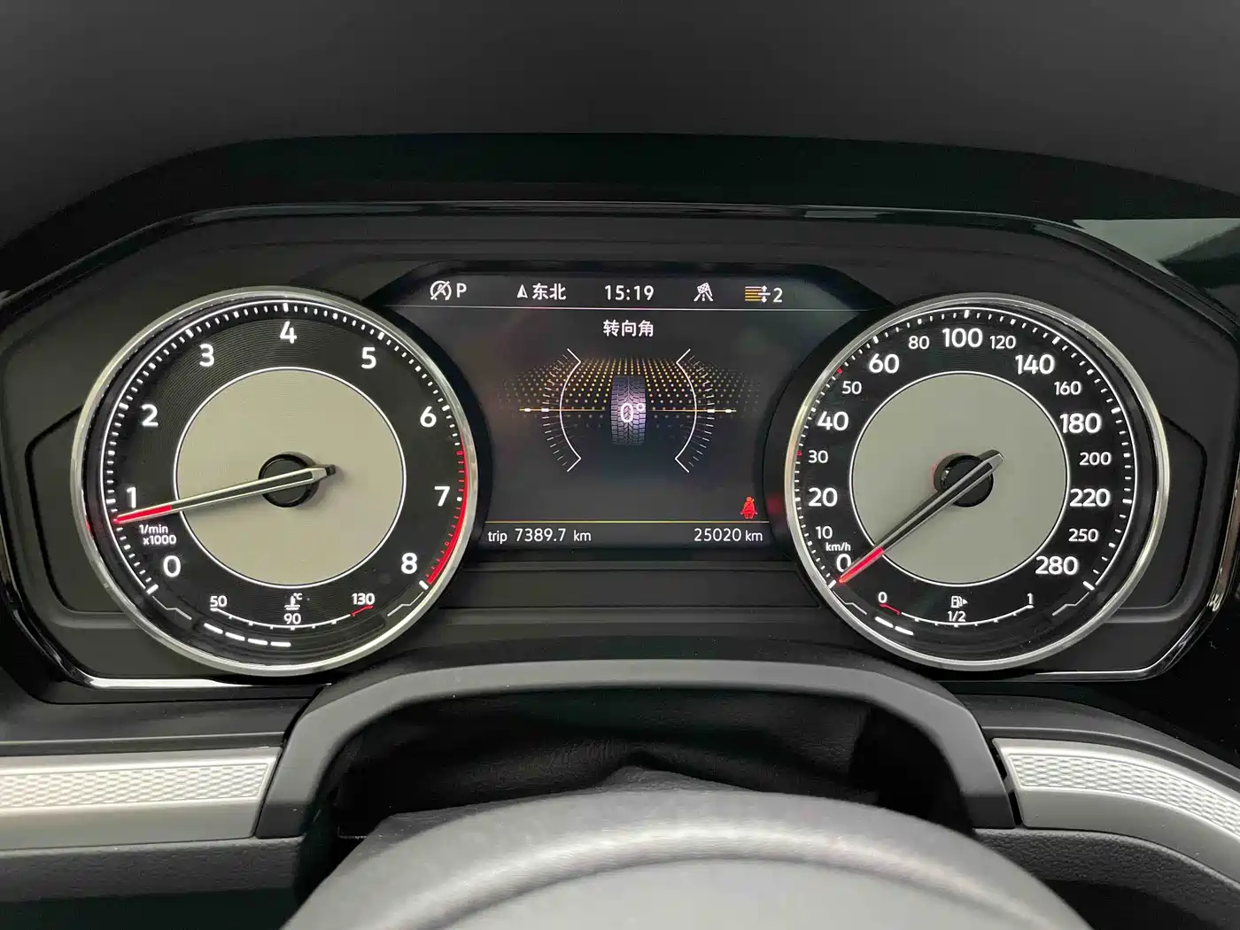 Volkswagen Touareg 2021 2.0TSI Pilot Special Edition фото 12
