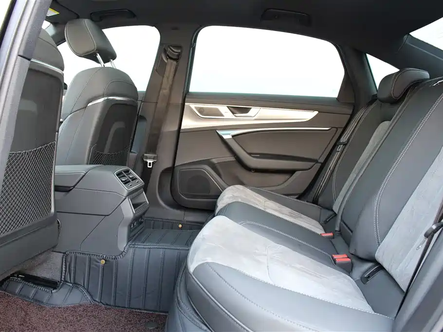 Audi A6L 2023 40 TFSI Luxury Dynamic фото 17