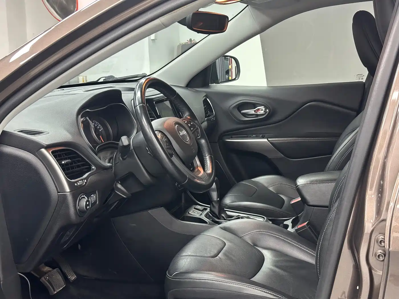 Jeep Cherokee 2019 2019 2.0T 2WD Smart Edition China V