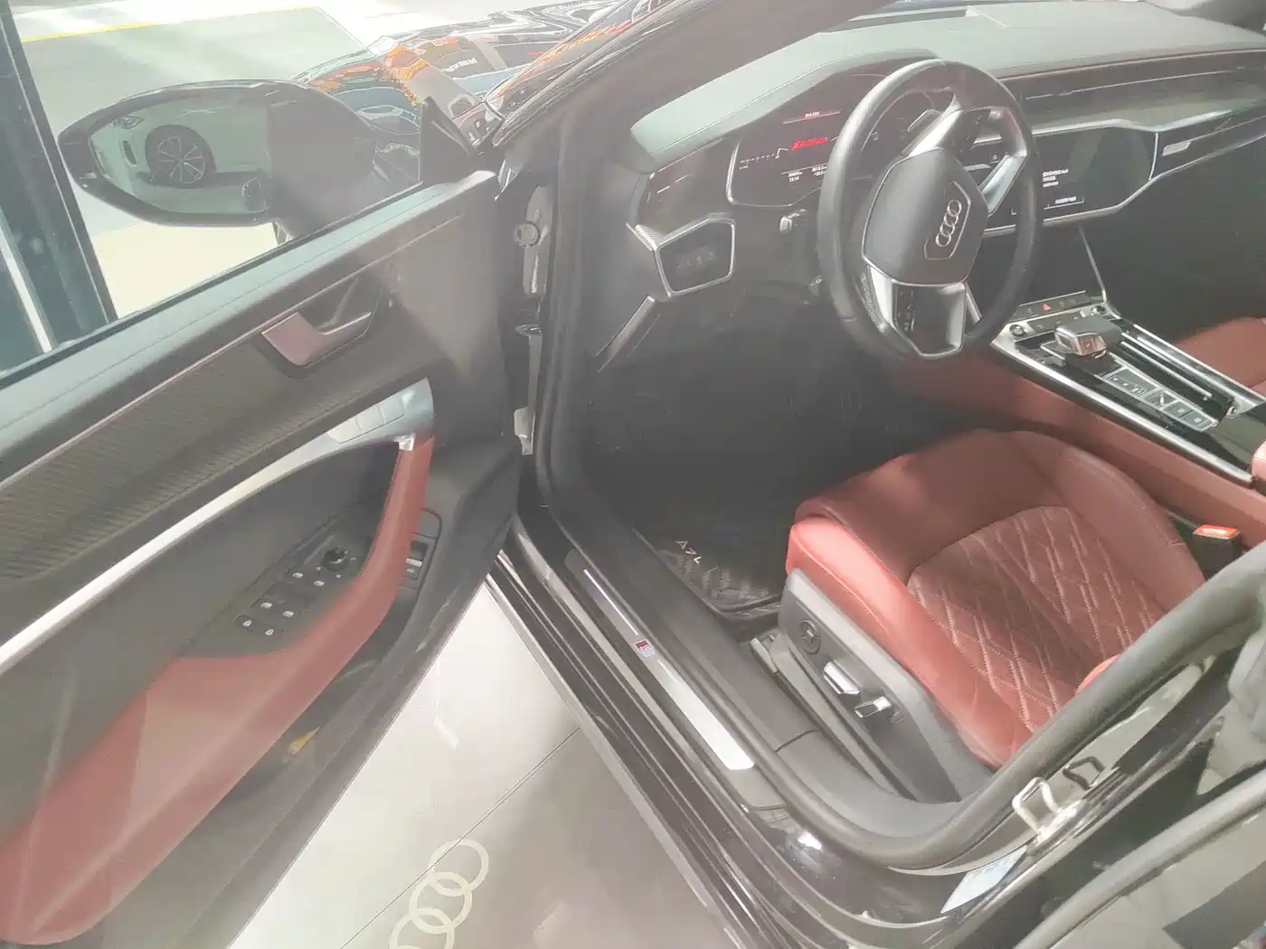 Фото 4 - Audi A7L