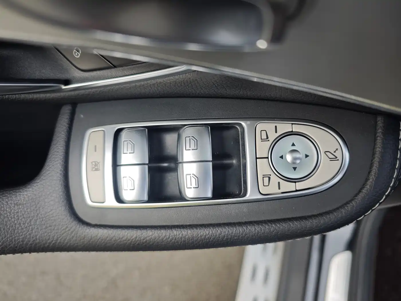 Mercedes-Benz GLC 2021 GLC 260 L 4MATIC Sporty фото 16