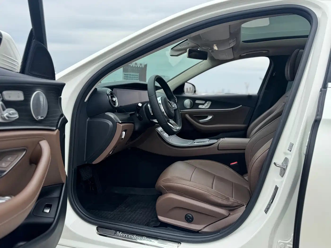 Mercedes-Benz E-Class 2019 E 300 L Sport Luxury фото 6