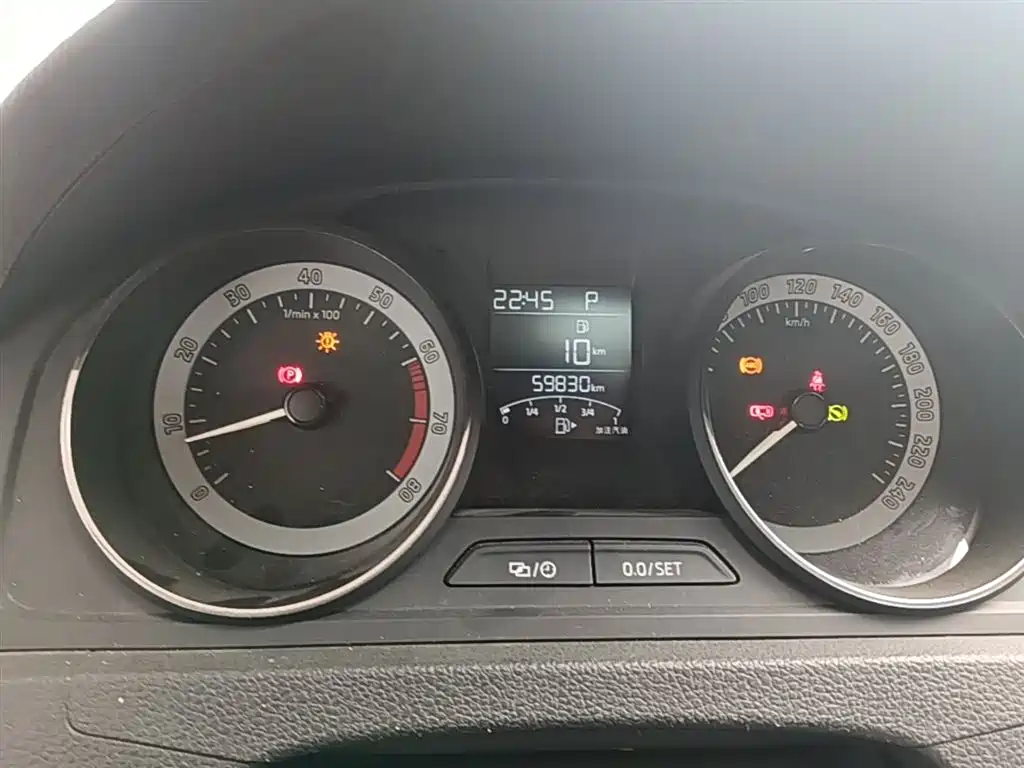 Škoda Skoda Rapid Spaceback 2018 1.6L Automatic Comfort фото 12