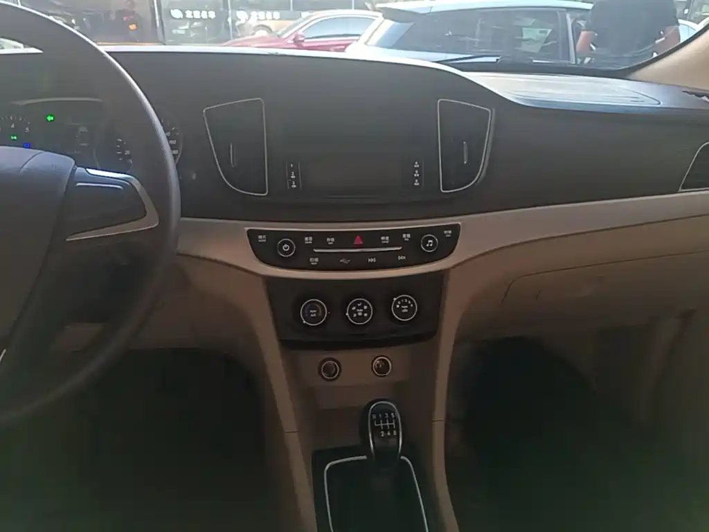 Baojun 730 2019 2019 1.5L Manual Value Edition 7-Seater China VI
