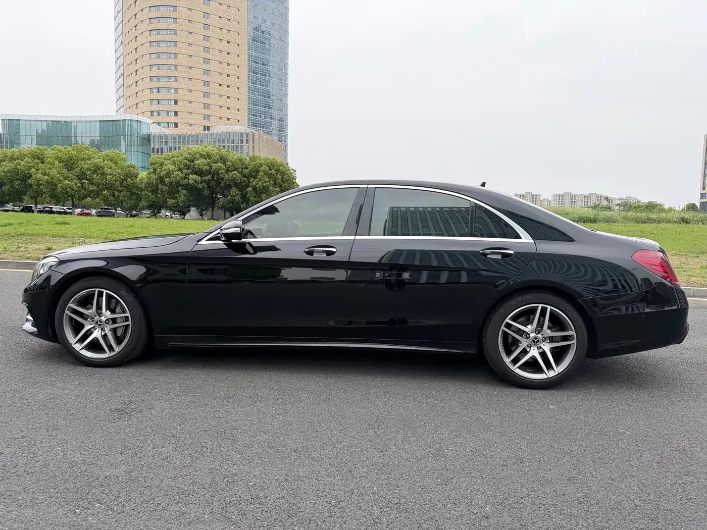 Mercedes-Benz S-Class 2017 S 400 L фото 32