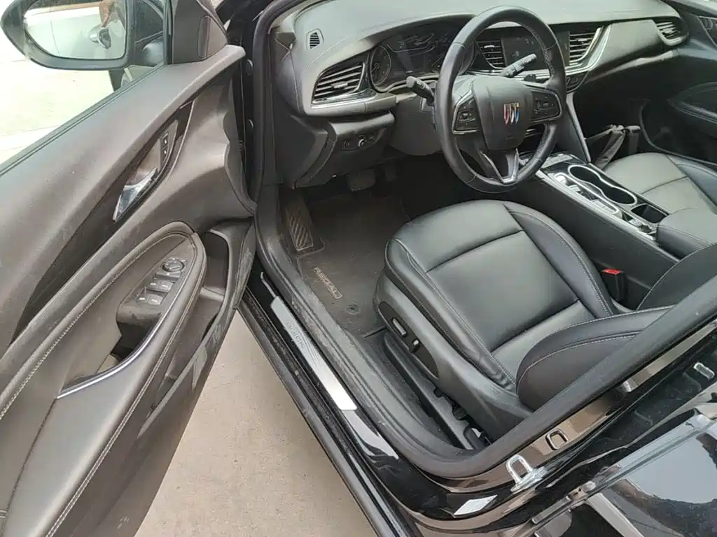 Photo 16 - Buick Regal
