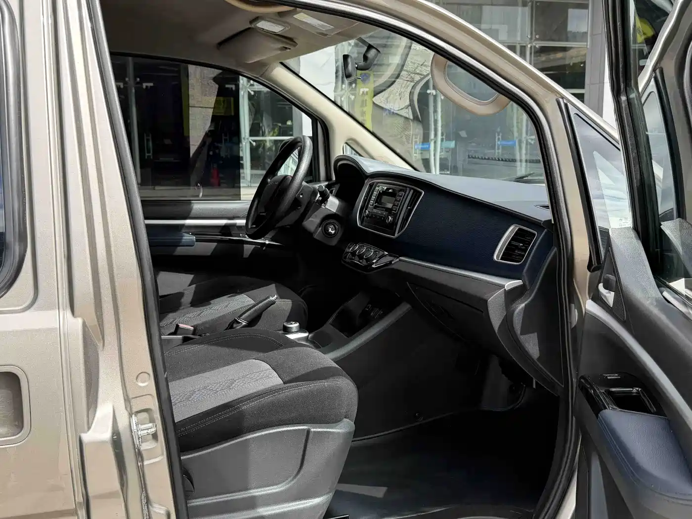 Dongfeng Fengxing Lingzhi New Energy 2023 2022 Comfort 7-seater