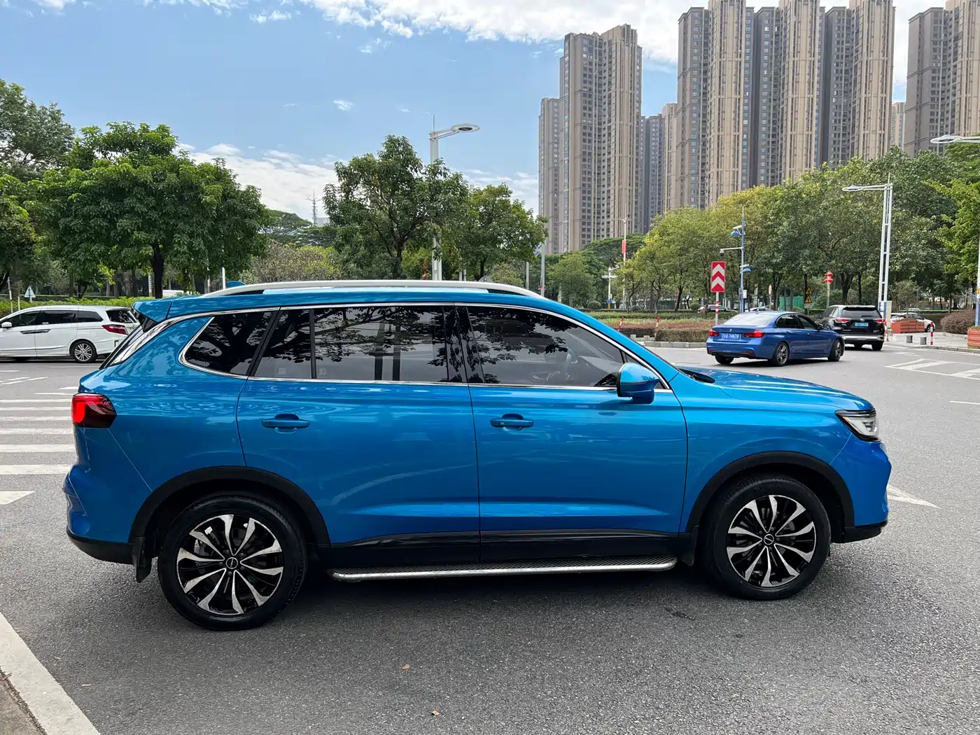 Roewe RX5 MAX 2022 2021 Supreme Series 400TGI Automatic Smart Cabin Premium Edition