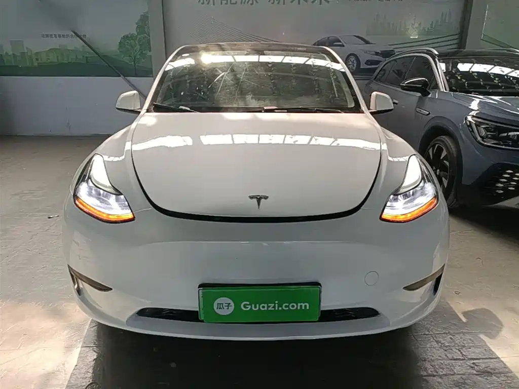 Фото 3 - Tesla Model Y