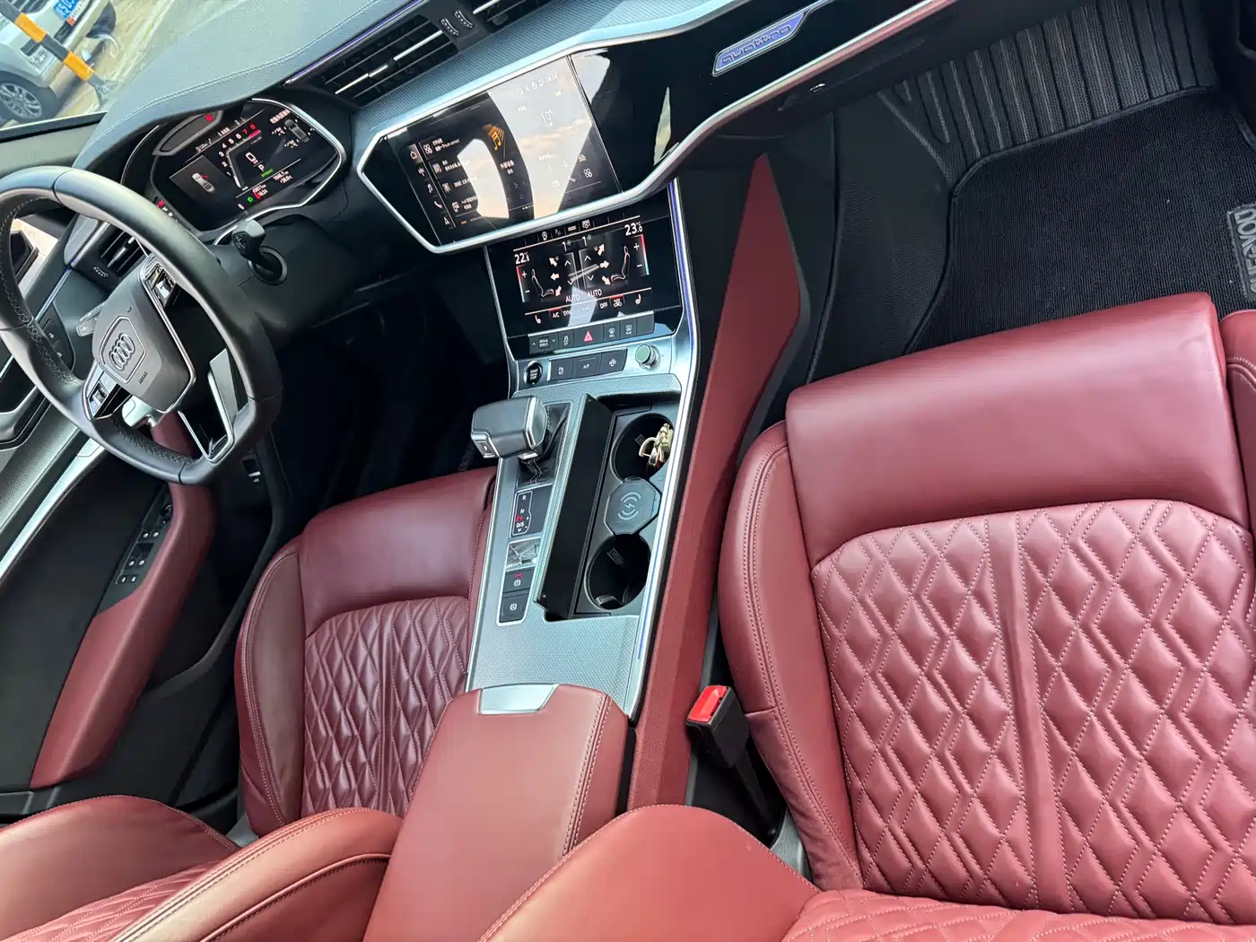 Audi A7L 2024 45 TFSI quattro S-line Black Warrior Edition фото 12