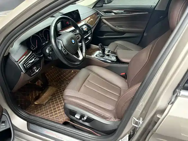 BMW 5 Series 2019 525Li Luxury Package — фото 5