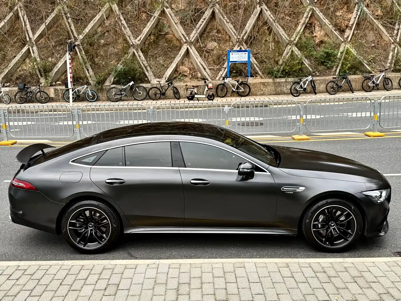 MERCEDES-BENZ AMG GT