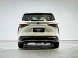 Фото 4 - Toyota Granvia