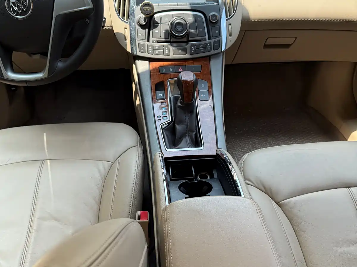 Buick LaCrosse 2012 2.4L SIDI Premium Edition фото 10