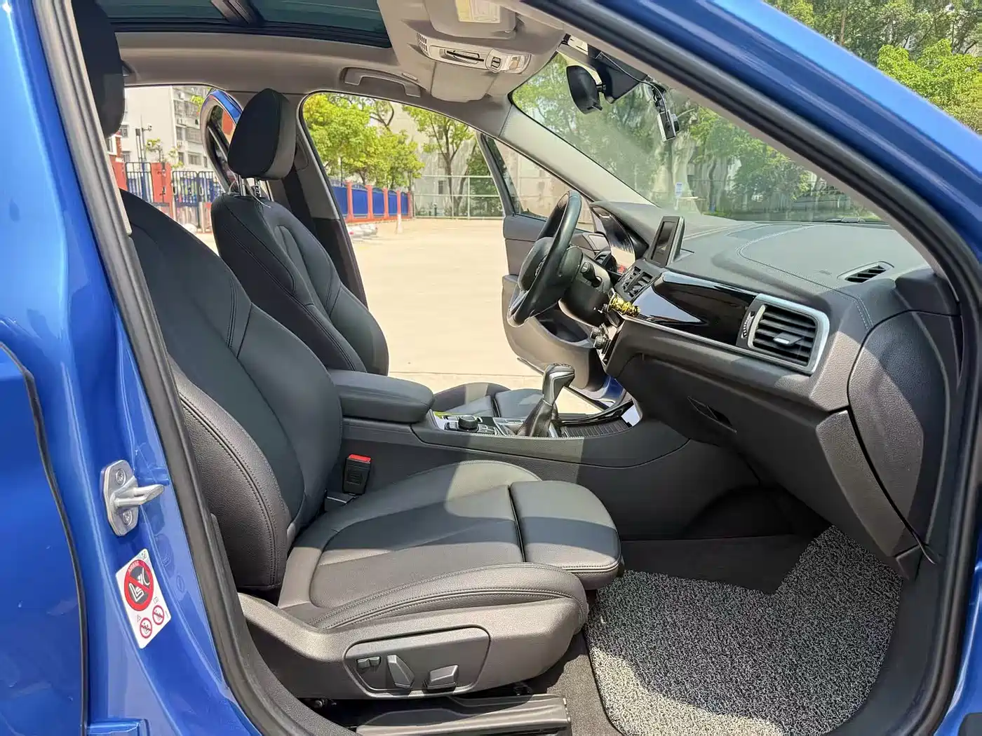 BMW 1 Series 2017 118i Sport фото 3