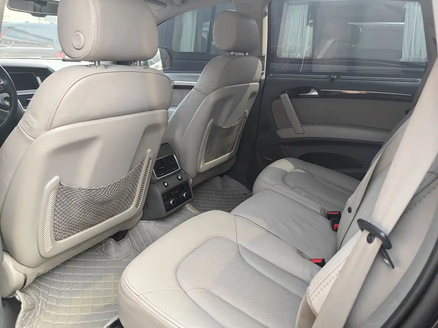 Audi Q7 2011 3.0 TFSI Technology (200kW) фото 6