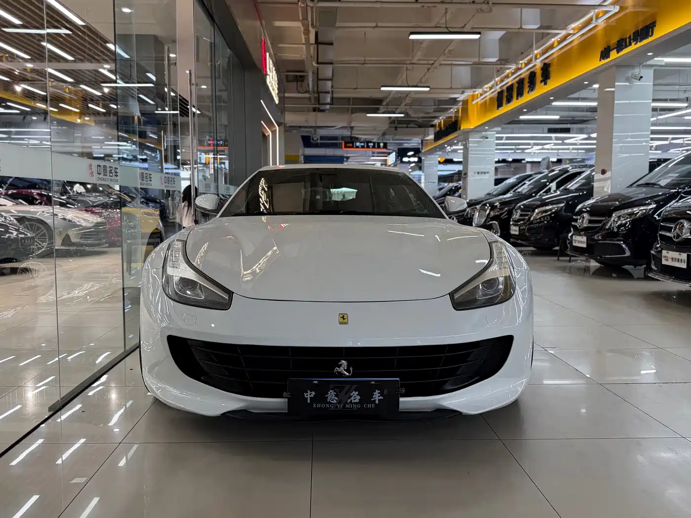 Ferrari GTC4Lusso 2018 2017 3.9T V8