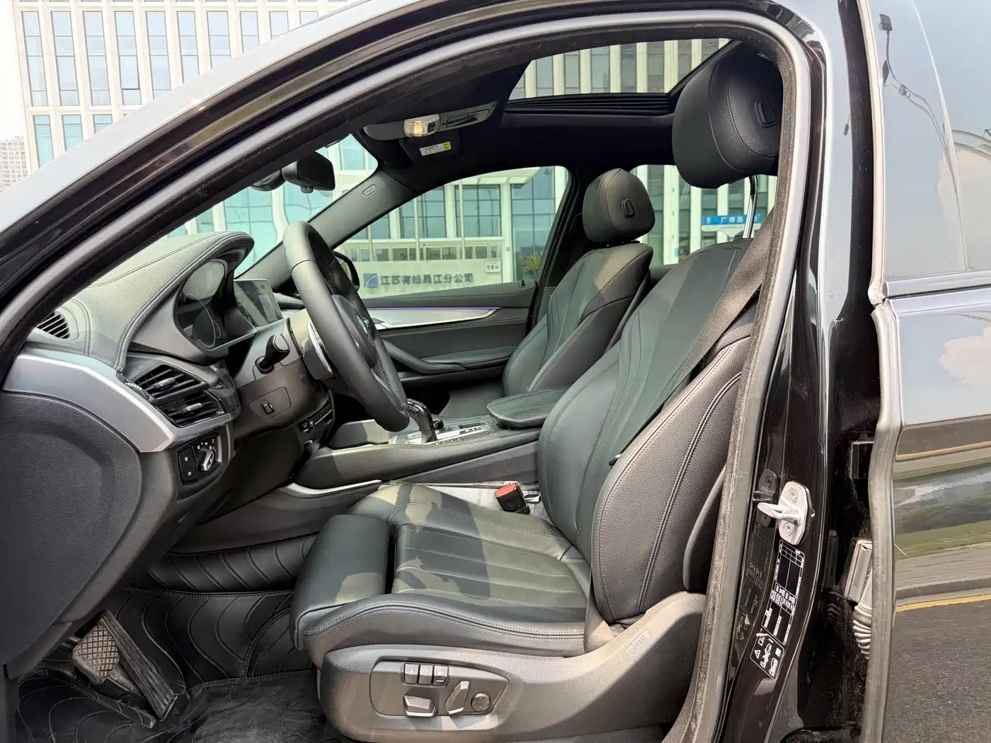 BMW X6 2018 xDrive35i Leading Model фото 25