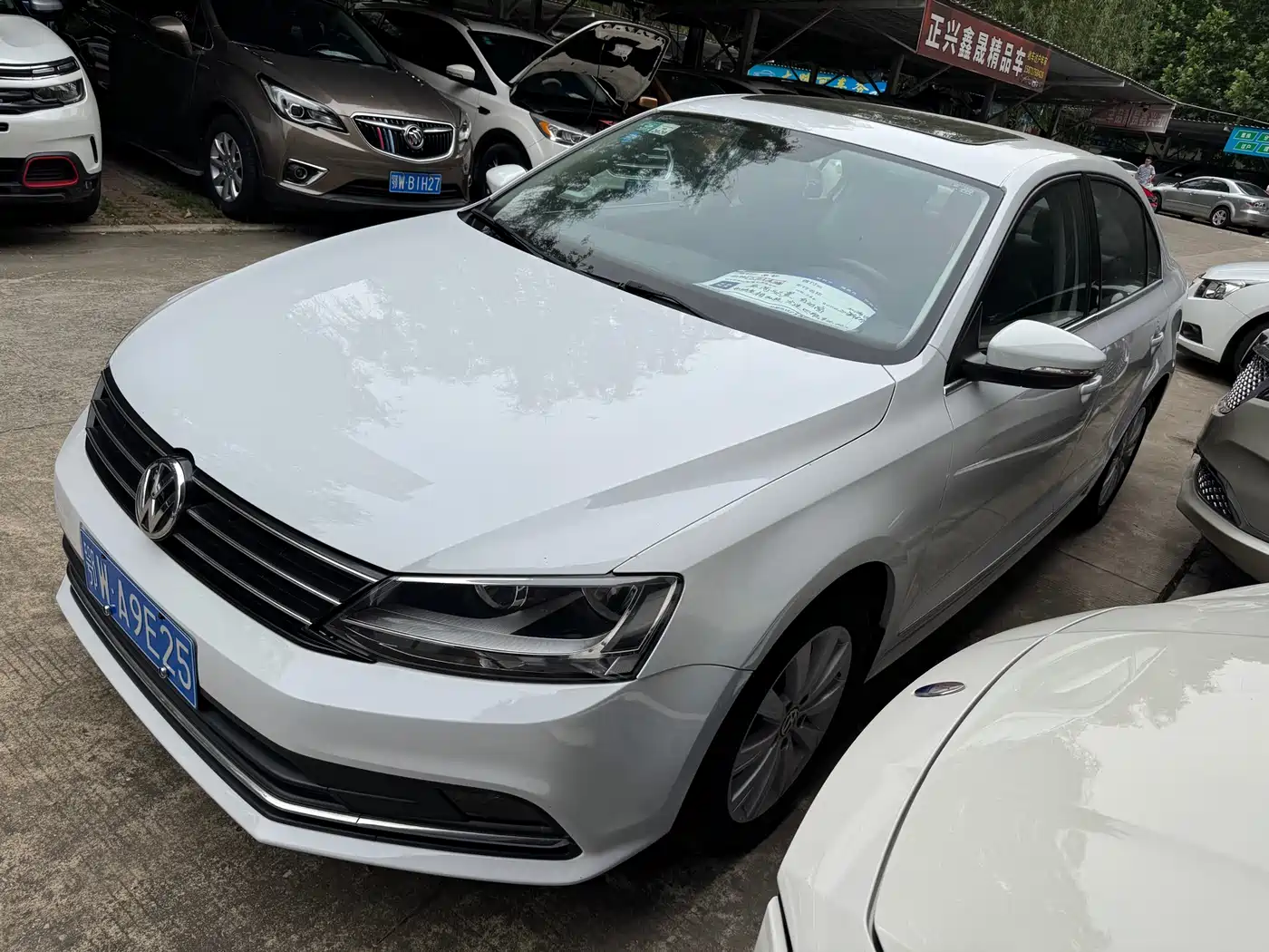 Volkswagen Sagitar 2017 1.6L Automatic Comfort