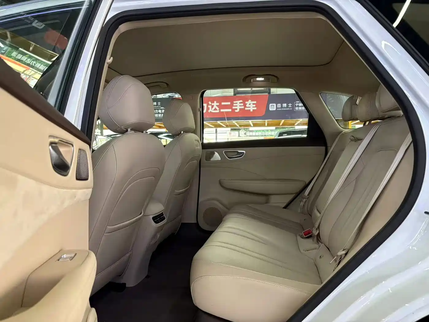 Фото 9 - Shangjie SUV